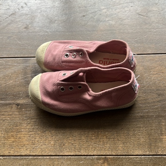 Girls Pink Cienta Slip On Shoes - Picture 2 of 4